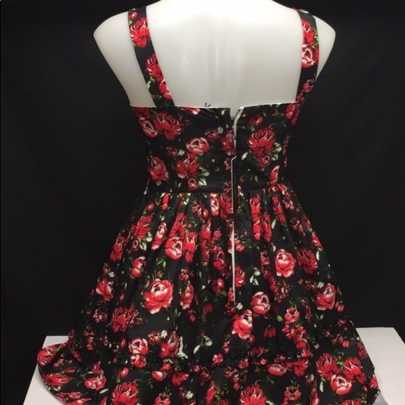 Romeo & Juliet Couture: Floral Fit & Flare Dress - Picture 3 of 7